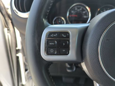 Used 2016 Jeep Wrangler Rubicon AWD/4WD image 37