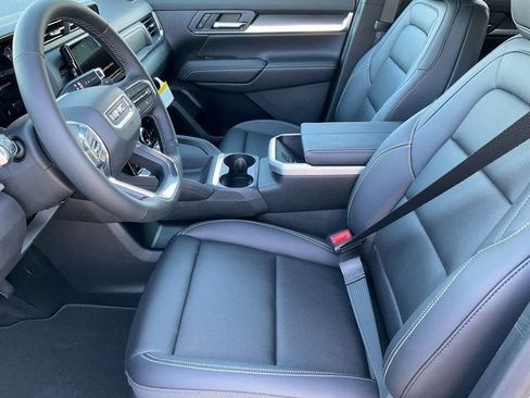 New 2026 GMC Terrain Elevation w/ Elevation Premium Package image 2