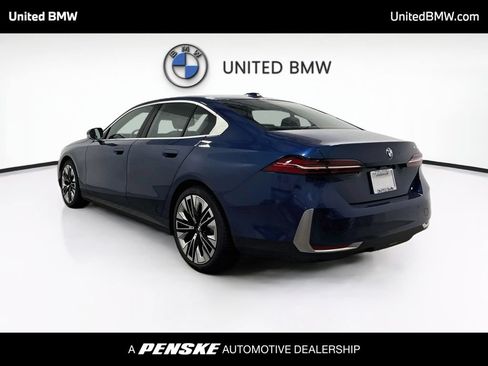 Certified 2026 BMW 530i RWD image 7