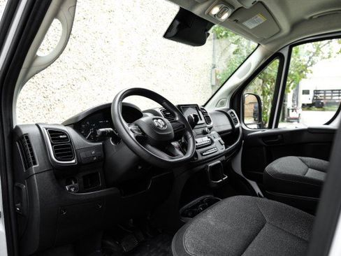 Used 2023 RAM ProMaster 2500 FWD image 2