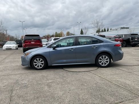 Used 2023 Toyota Corolla LE image 4