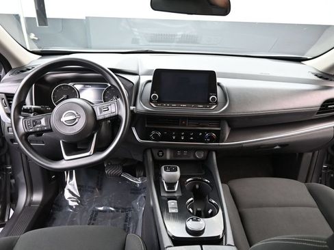 Used 2024 Nissan Rogue S AWD/4WD image 9