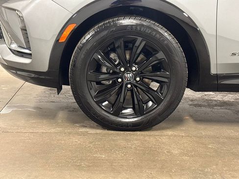 Used 2025 Buick Envista Sport Touring w/ Convenience I Package image 10