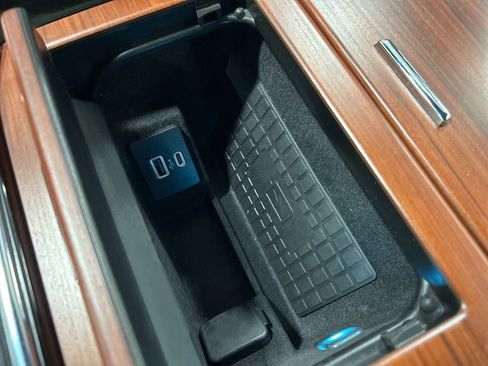 Used 2021 Lincoln Navigator Reserve image 23