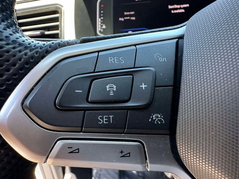 Used 2021 Volkswagen Atlas SEL R-Line FWD image 18
