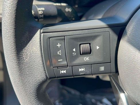 Used 2025 Nissan Kicks SV AWD/4WD image 13