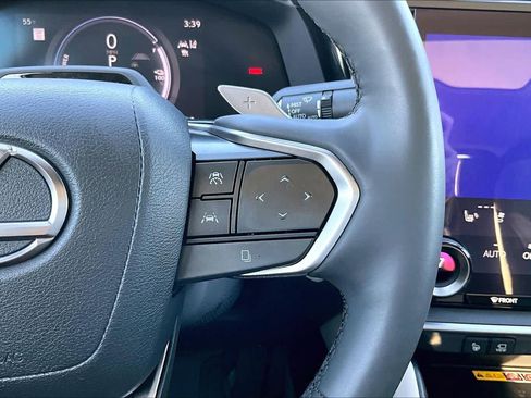 Used 2023 Lexus RZ 450e Premium image 23