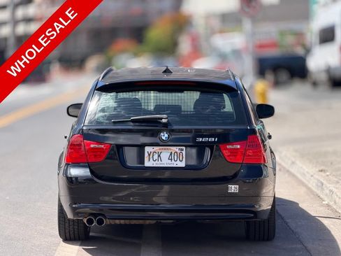 Used 2011 BMW 328i Wagon RWD image 4