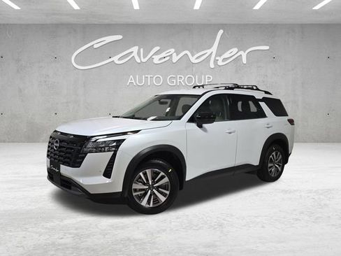 New 2026 Nissan Pathfinder SL image 1