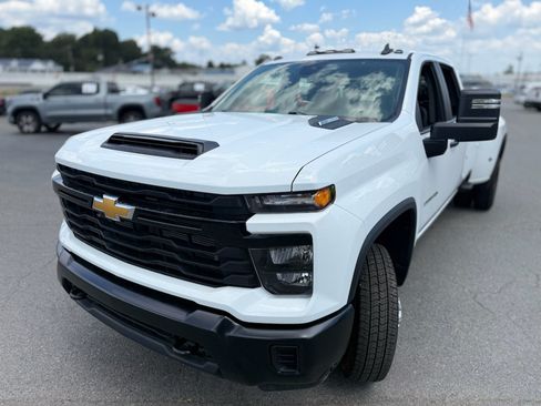 Used 2026 Chevrolet Silverado 3500 W/T AWD/4WD image 16
