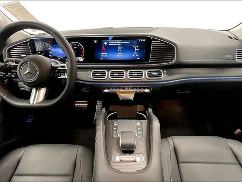 New 2026 Mercedes-Benz GLS 450 4MATIC image 5