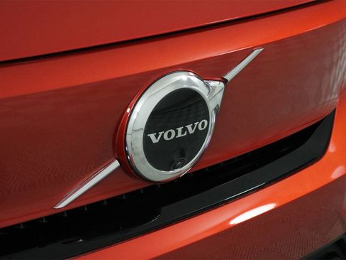 Certified 2023 Volvo C40 P8 Recharge Plus w/ Climate Package image 25