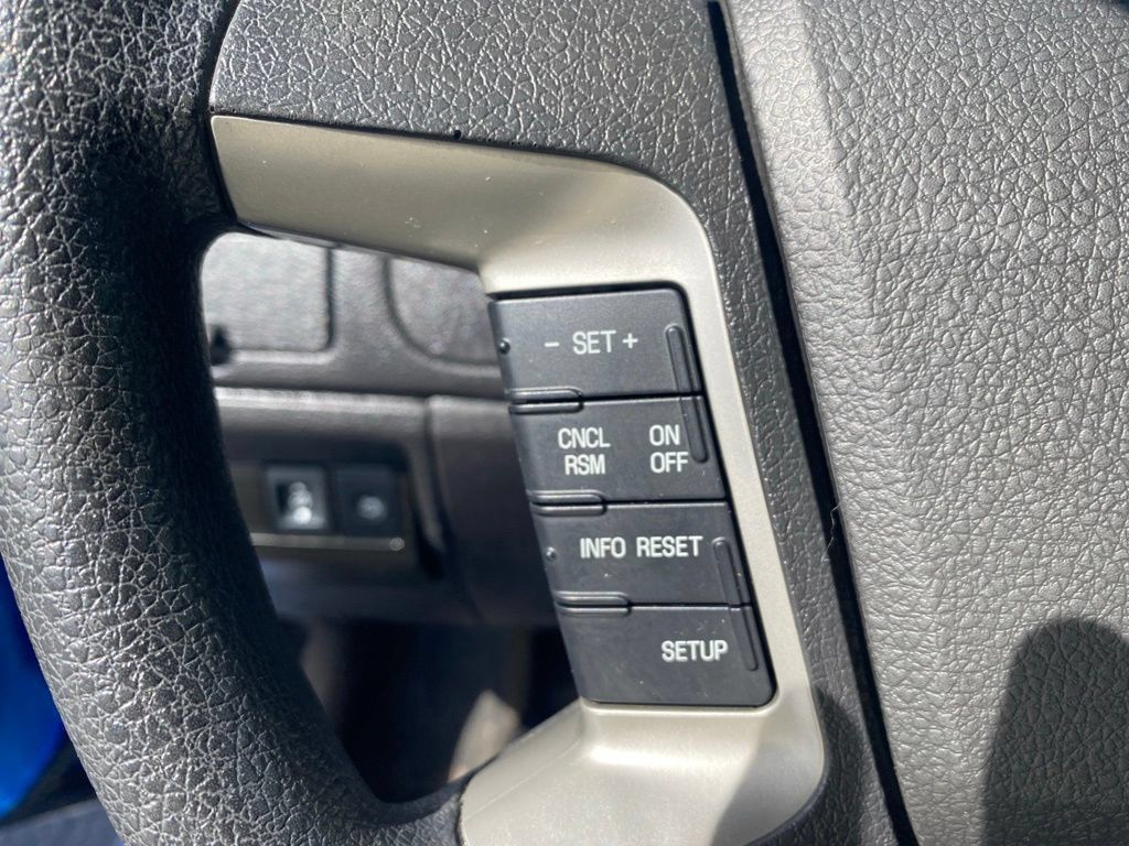 Used 2011 Ford Fusion SE FWD image 8