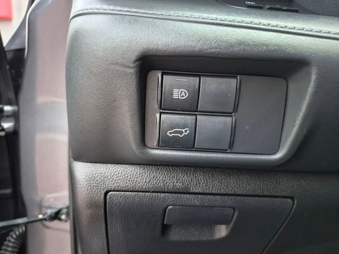 Used 2020 Toyota Highlander XLE image 15