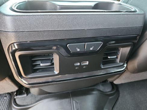 Used 2025 GMC Sierra 2500 AT4X AWD/4WD image 9