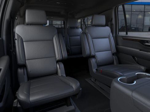 New 2026 Chevrolet Suburban LT w/ Comfort Package image 17