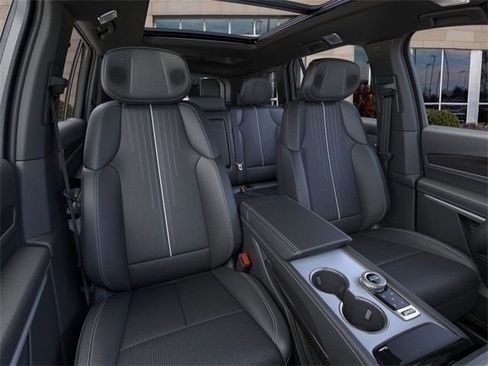 New 2026 Cadillac Vistiq Luxury image 16