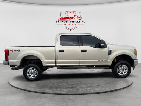 Used 2017 Ford F250 XLT AWD/4WD image 6