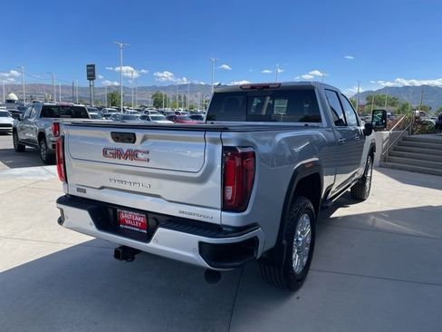 Used 2023 GMC Sierra 3500 Denali w/ Denali Ultimate Package AWD/4WD image 5