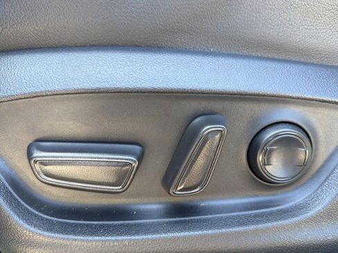 Used 2024 Toyota Camry SE image 8