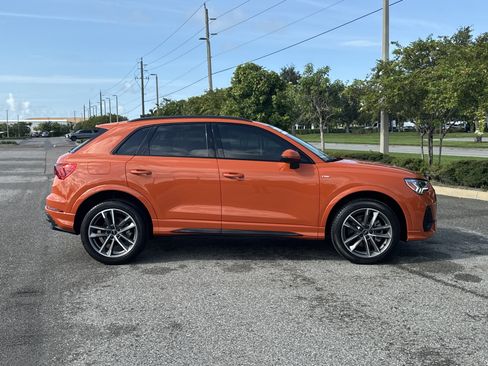 Used 2024 Audi Q3 2.0T Premium w/ Convenience Package AWD/4WD image 3