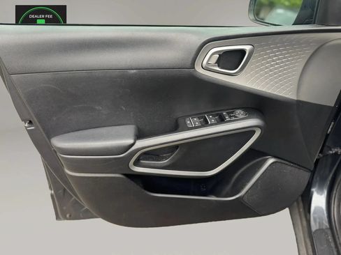 Used 2020 Kia Soul LX FWD image 10