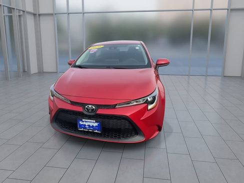 Used 2020 Toyota Corolla LE image 3