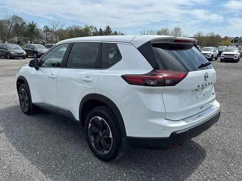 Used 2025 Nissan Rogue SV image 4