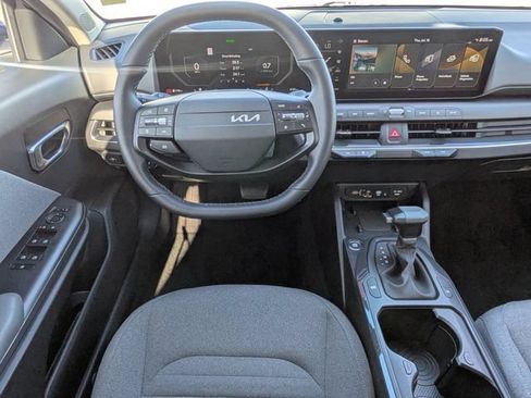 Used 2025 Kia K4 EX FWD image 15