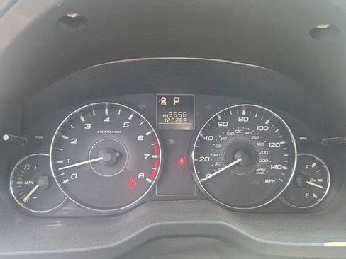 Used 2011 Subaru Outback 2.5i Premium AWD/4WD image 1