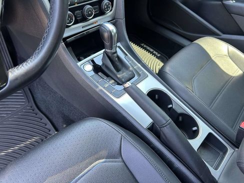 Used 2019 Volkswagen Passat 2.0T Wolfsburg w/ Wheels & Sunroof Package FWD image 17