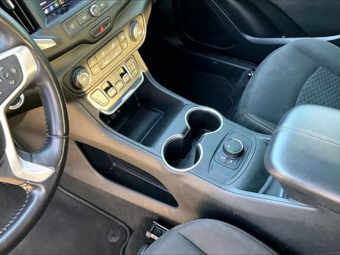 Used 2021 GMC Terrain SLE w/ Elevation Edition FWD image 15