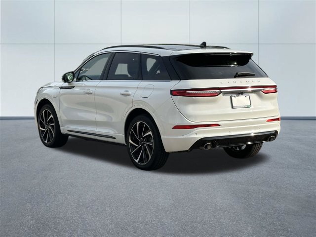 Used 2025 Lincoln Corsair Grand Touring w/ Equipment Group 302A AWD/4WD image 8