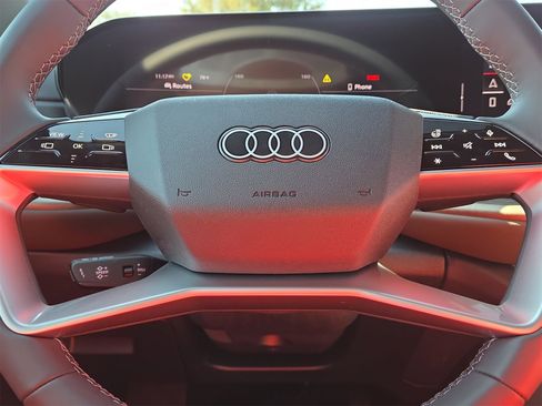 Certified 2025 Audi Q5 Premium Plus image 21