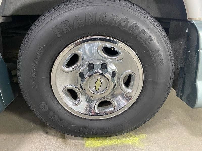 Used 2003 Chevrolet Express 3500 Extended RWD image 9