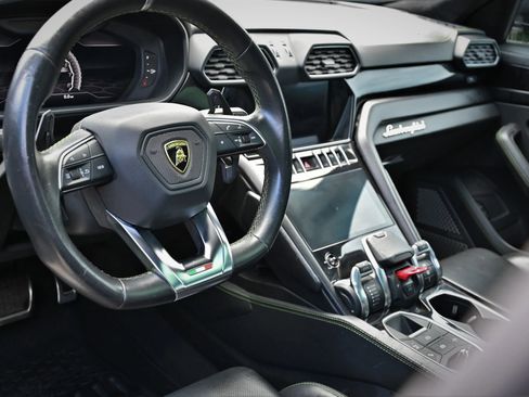 Used 2021 Lamborghini Urus image 11