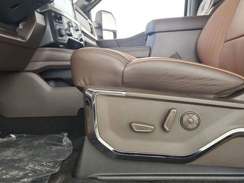 New 2025 Ford F250 King Ranch w/ FX4 Off-Road Package image 32