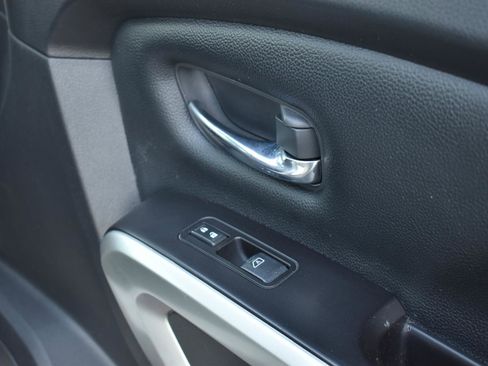 Used 2021 Nissan Titan SV w/ SV Convenience Package image 62
