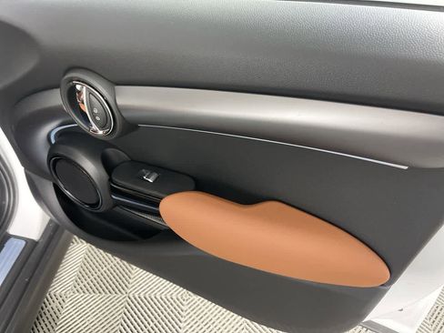Certified 2024 MINI Cooper 4-Door Hardtop image 17