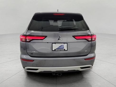 Used 2024 Mitsubishi Outlander AWD image 24