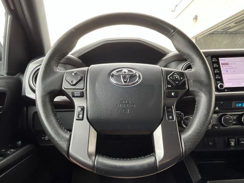 Used 2023 Toyota Tacoma TRD Sport AWD/4WD image 11