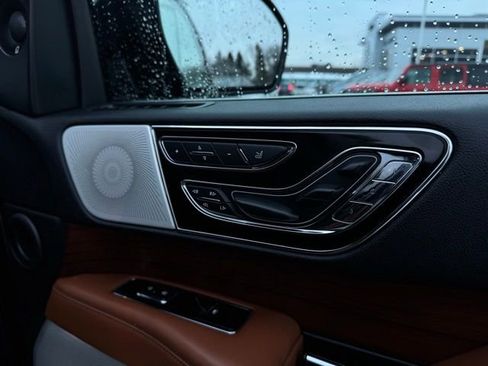 Used 2020 Lincoln Navigator L Reserve w/ Equipment Group 208A Reserve image 17