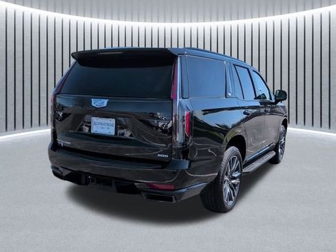 Used 2021 Cadillac Escalade Sport Platinum AWD/4WD image 4