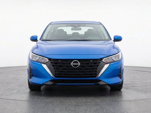 Used 2025 Nissan Sentra SV FWD image 2