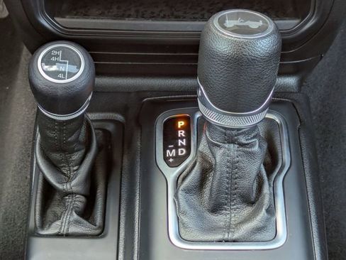 Used 2020 Jeep Wrangler Sport image 21