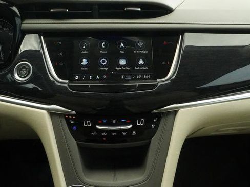 Used 2024 Cadillac XT6 Premium Luxury w/ Technology Package FWD image 16