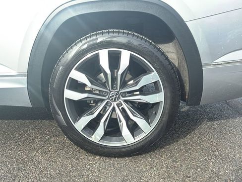 Used 2021 Volkswagen Atlas SEL R-Line image 18