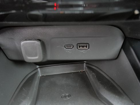 Used 2024 Chevrolet Trax RS w/ Sunroof Package image 31