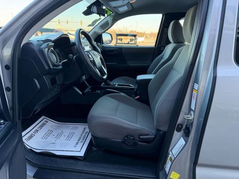 Used 2018 Toyota Tacoma SR image 13