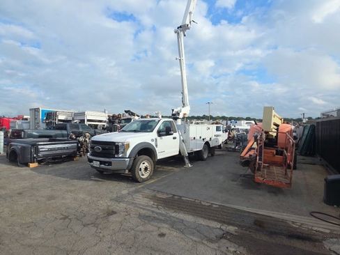 Used 2019 Ford F550 2WD Regular Cab Super Duty image 11
